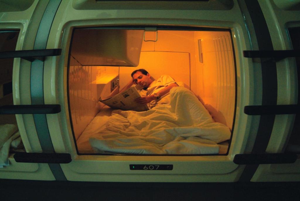 Capsule Hotel & Sauna Cosmo Plaza Akabane Tokyo Værelse billede