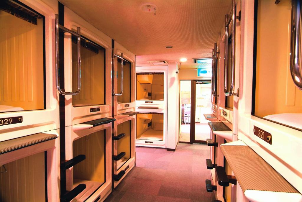 Capsule Hotel & Sauna Cosmo Plaza Akabane Tokyo Værelse billede